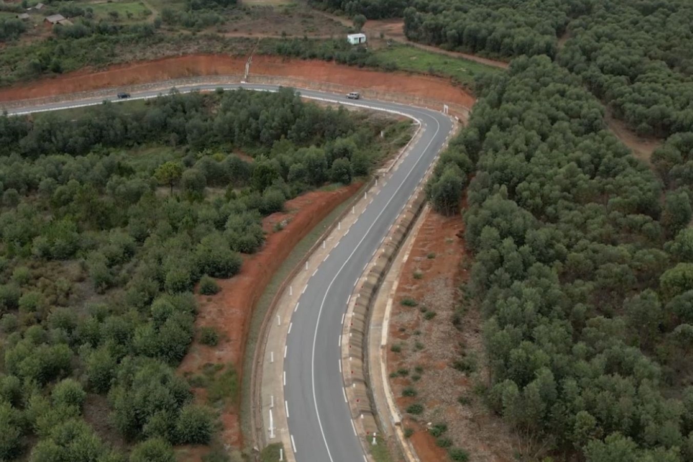 Travaux d’aménagement et de bitumage de la RN4 entre MAROVOAY et AMBOASARY du PK 20+000 au PK 60+000